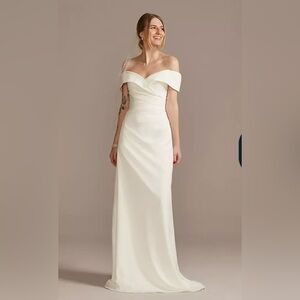 NWT Never been worn off the shoulder crepe wedding dress
